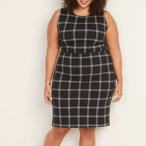 Black and White Slim-Fit Sheath Dress